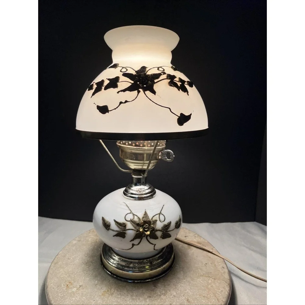Vtg Milk Glass Falkenstein Brass Flowers Gone With The Wind Table 3 Way Lamp